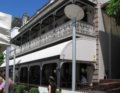 THE PLOUGH INN TAVERN THE PLOUGH INN TAVERN
