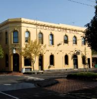 College Lawn Hotel