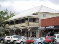 Commercial Hotel (Middle Pub)