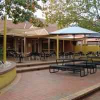 Deer Park Hotel