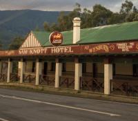 Sam Knott Hotel