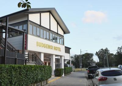 Budgewoi Hotel