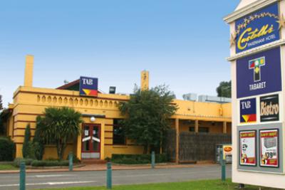 Castello`s Pakenham Hotel