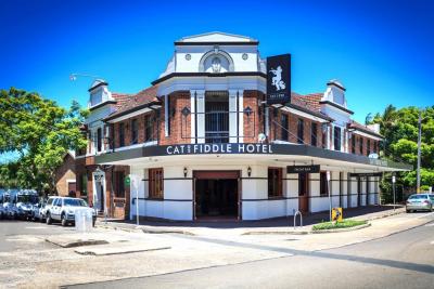 Cat & Fiddle Hotel - image 1