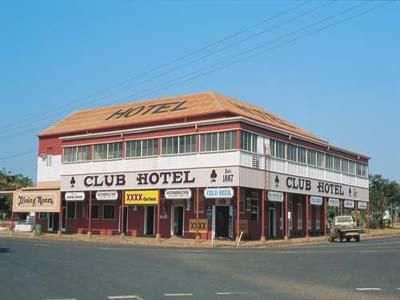 Club Hotel - image 2