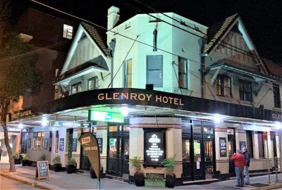 Glenroy Hotel - image 2