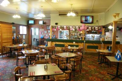 Gowrie Road Hotel - image 2