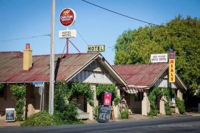 Great Western Hotel Motel - image 2