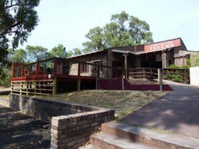 Lake Clifton Tavern And Motel - image 1