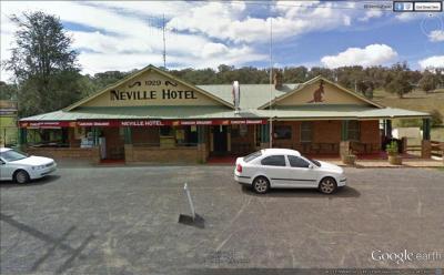 Neville Hotel - image 2