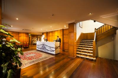 Olims Canberra Hotel - image 3