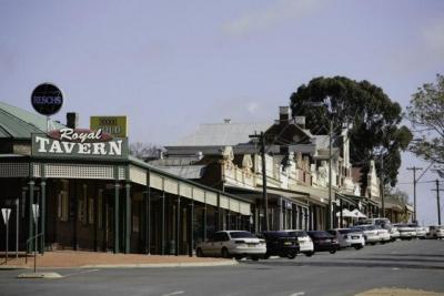 Royal Tavern - image 2