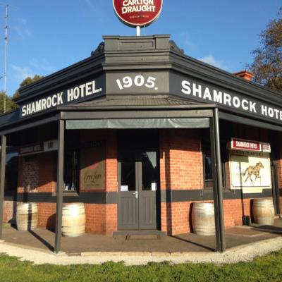 Shamrock Hotel Dunnstown - image 2