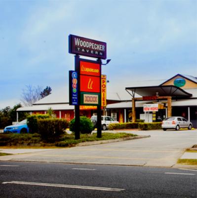 Woodpecker Bar And Grill - image 1