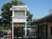 Collinsville Town & Country Hotel