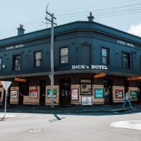 Dicks Hotel - image 1
