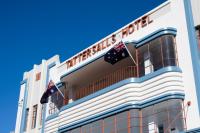 Tattersalls Hotel - image 2
